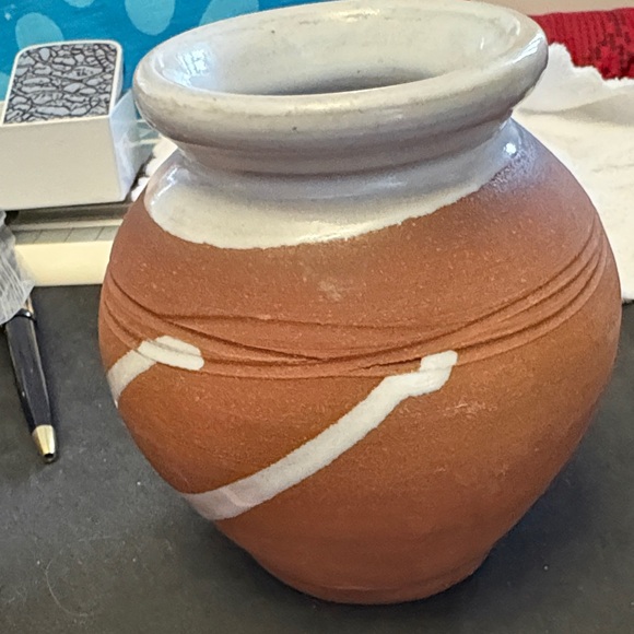 Handcrafted Shanagarry Potters Cork Ireland Terracotta Vase with White Accents - Picture 3 of 9